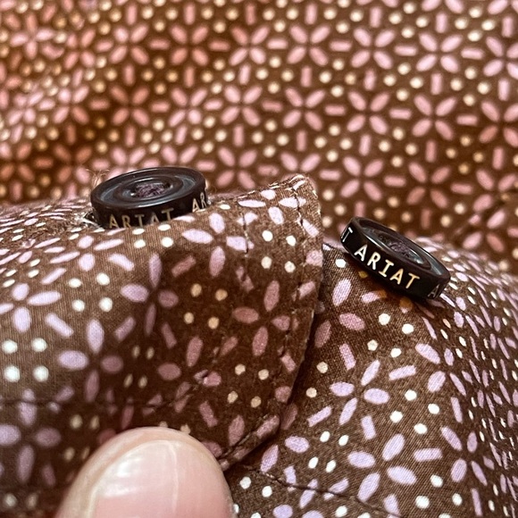 ARIAT LOGO WESTERN PRINT 100% COTTON SHIRT SZ M EUC - Picture 6 of 8